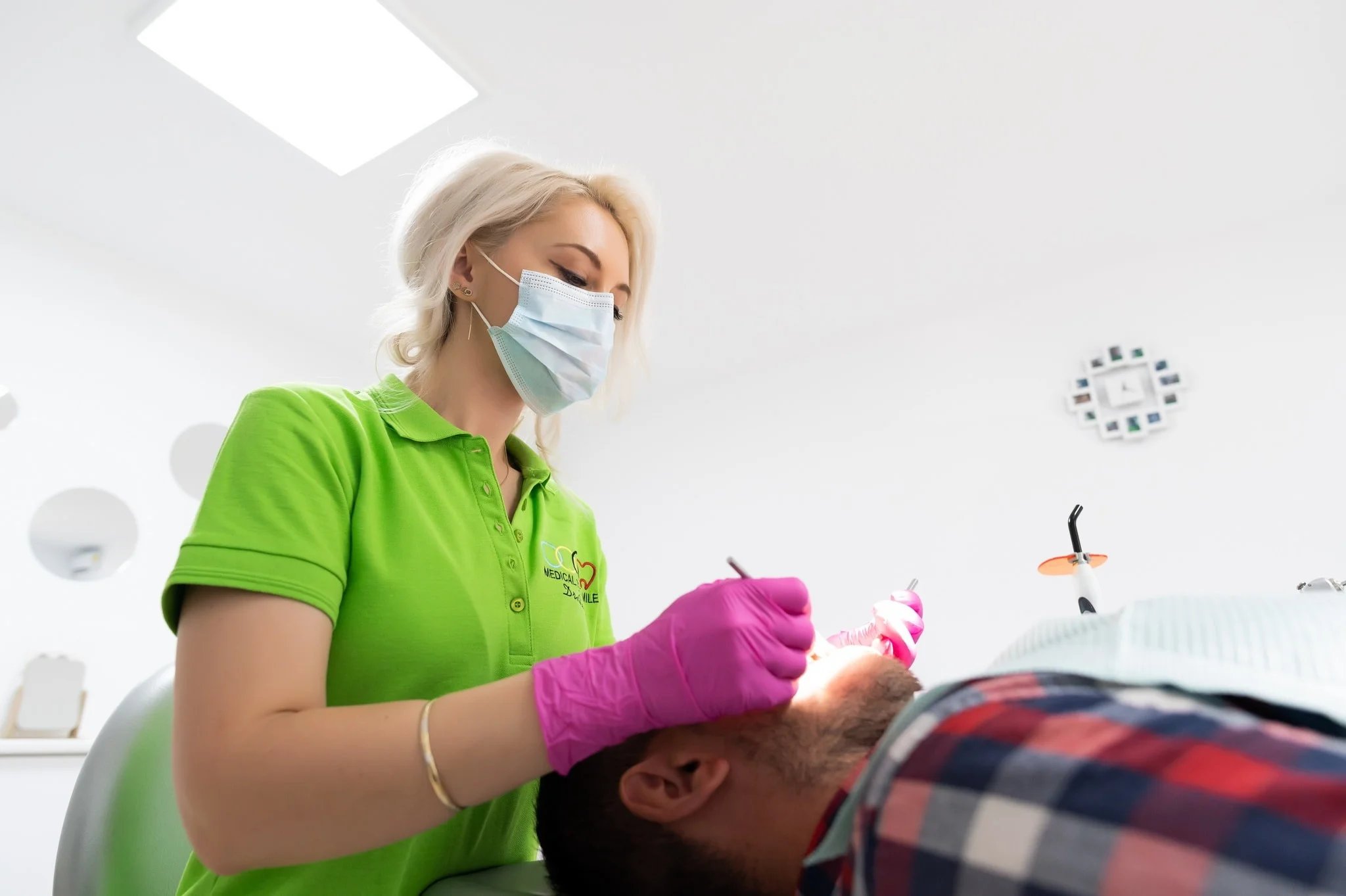 RBT MEDIA Corporate Medical Dent Smile 013